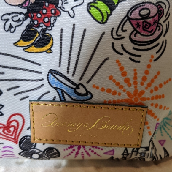 Dooney & Bourke RETIRED Disney Park Champsac Purse Bag. Like New Condition - Picture 12 of 14